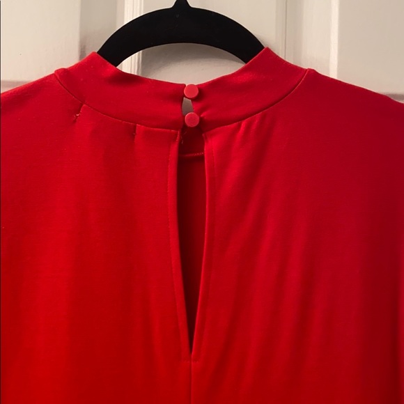 Red form fitting statement blouse - Picture 2 of 2